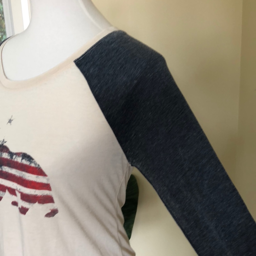 Cali Raglan Tee - Picture 3 of 4